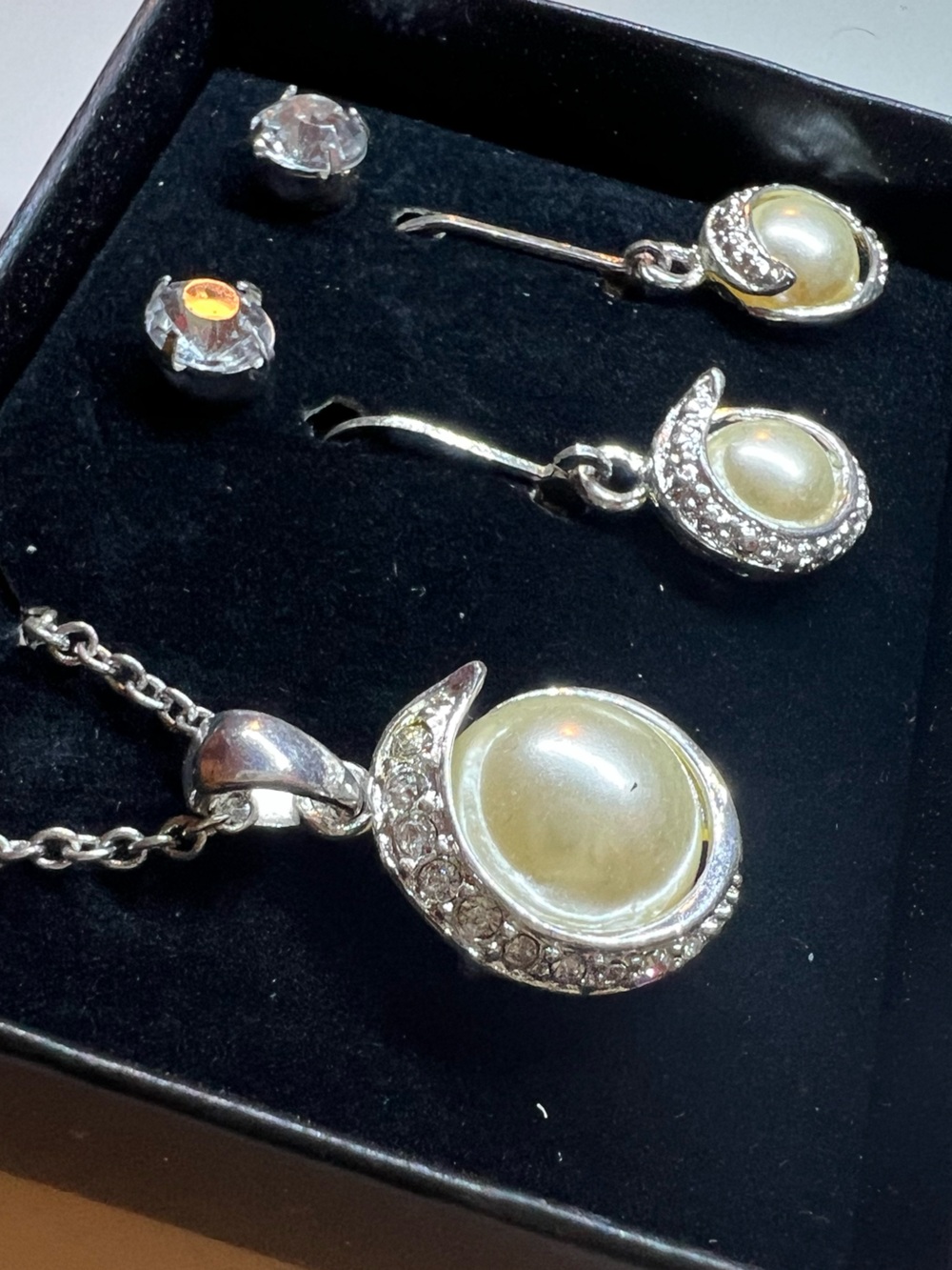 Silver-Tone Pearl Drop Necklace & Earring Set - Cream Pearl